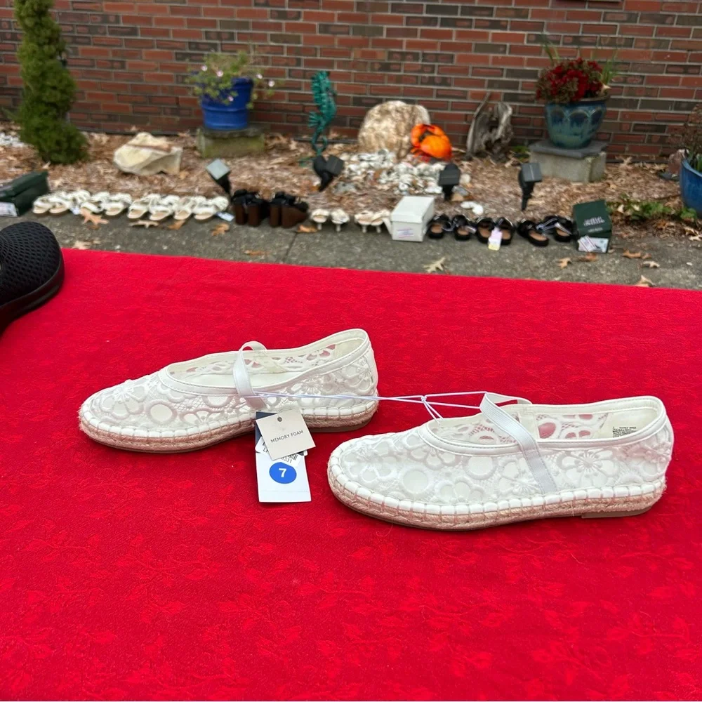 Women's‎ Celia Floral Lace Mary Jane Espadrille Flat by universal thread size 7